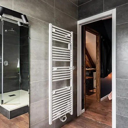 Sous Le Des Remparts * Beaune (Cote d'Or)